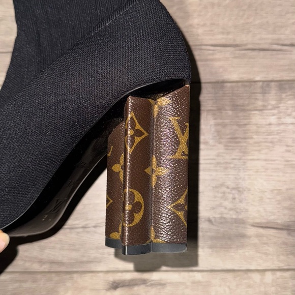 Louis Vuitton Black and Brown Women's Shoes - Picture 3 of 8